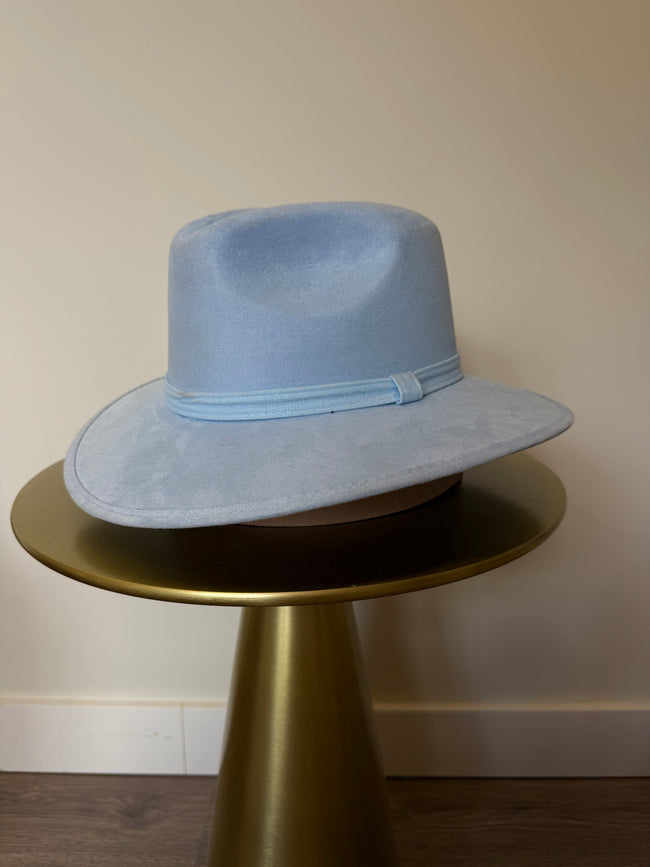 Basic suede short brim